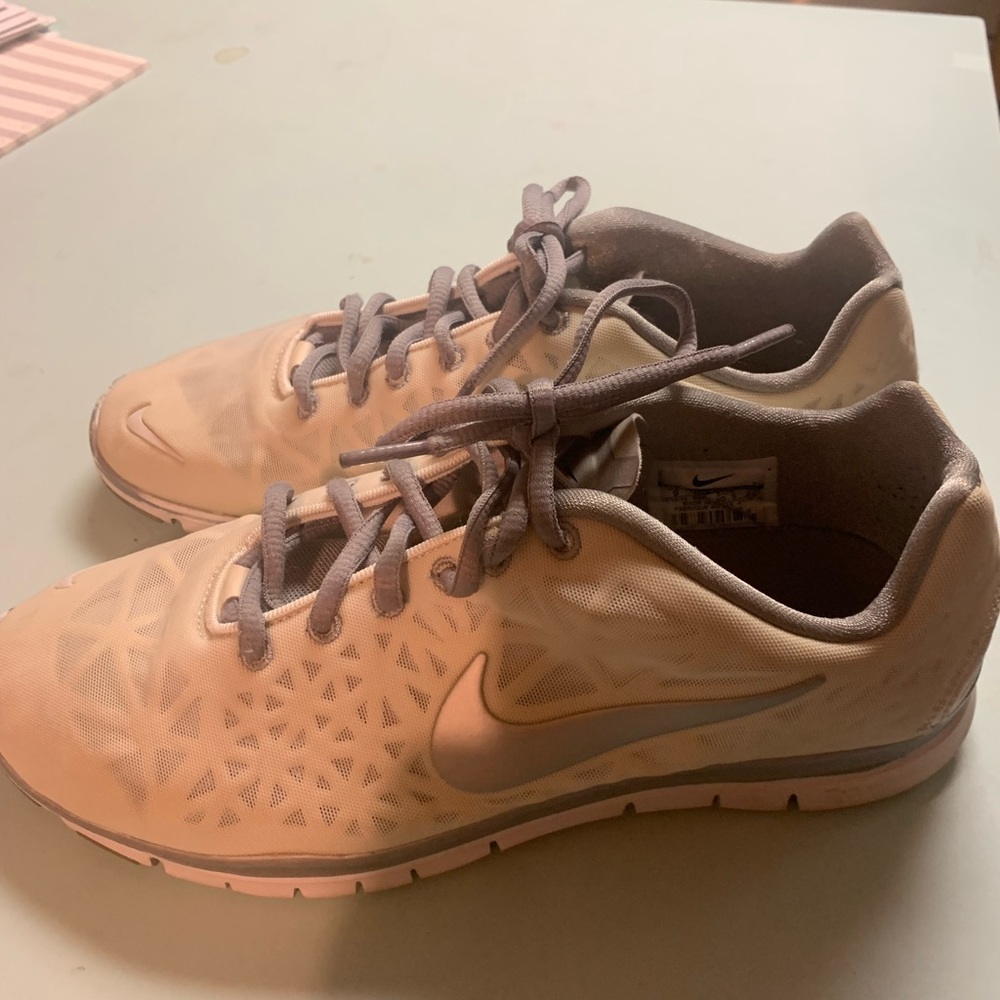 White Nike Free TR 3 size 9